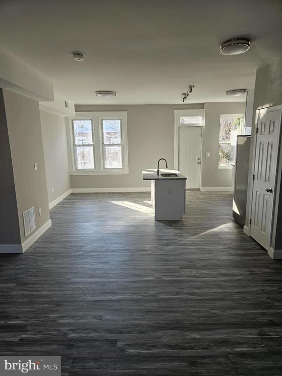 Building Photo - 18 N Tremont Rd