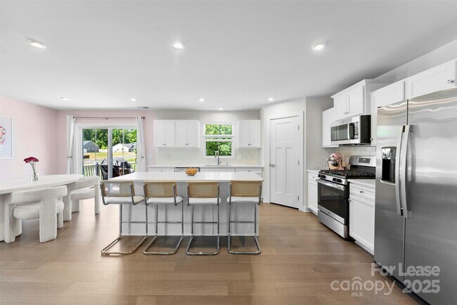 Building Photo - 2217 GoldWood Dr