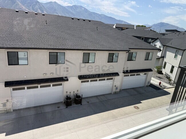 Building Photo - 272 E 850 S