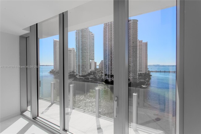 Building Photo - 300 Biscayne Blvd Way