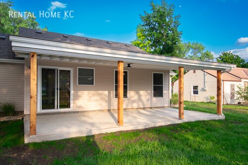 Building Photo - 7620 Robinson-