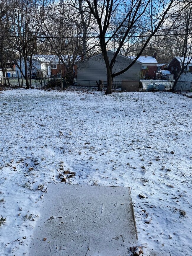 Building Photo - Move in Ready Ranch home in Inkster