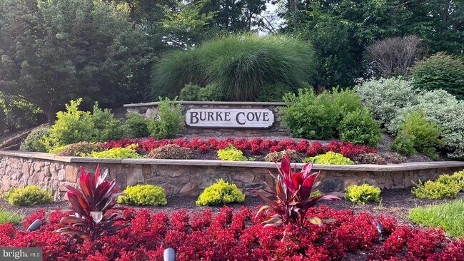 Building Photo - 5904 Cove Landing Rd