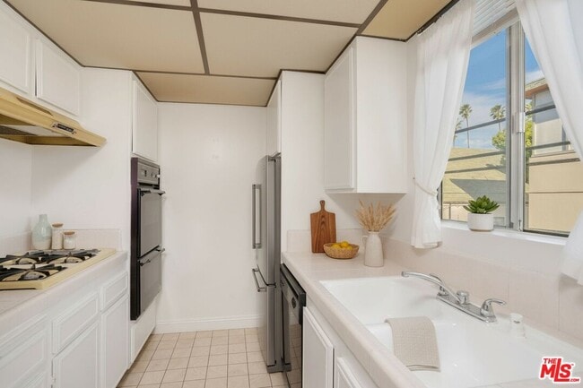 Building Photo - 953 4th St