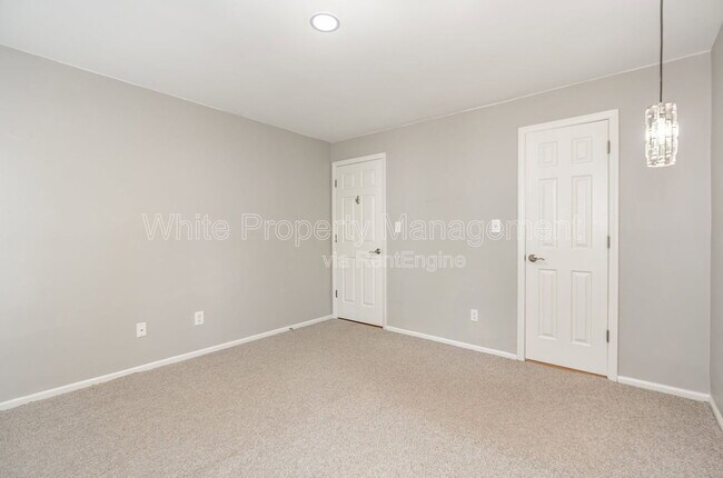 Building Photo - 2516 Cranbrook Ln