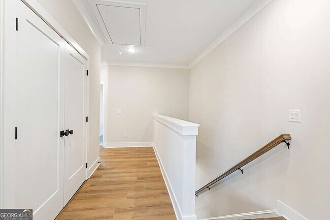 Building Photo - 152 Palm St