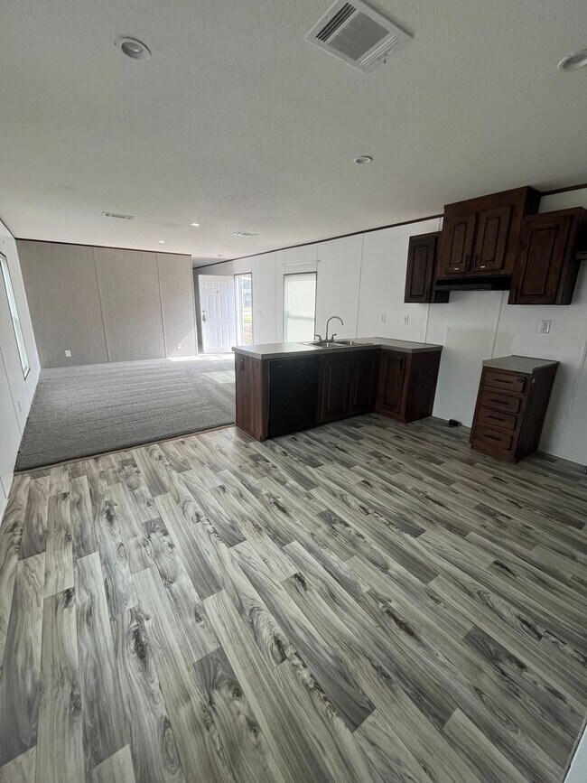 Building Photo - Tusculum Living 2