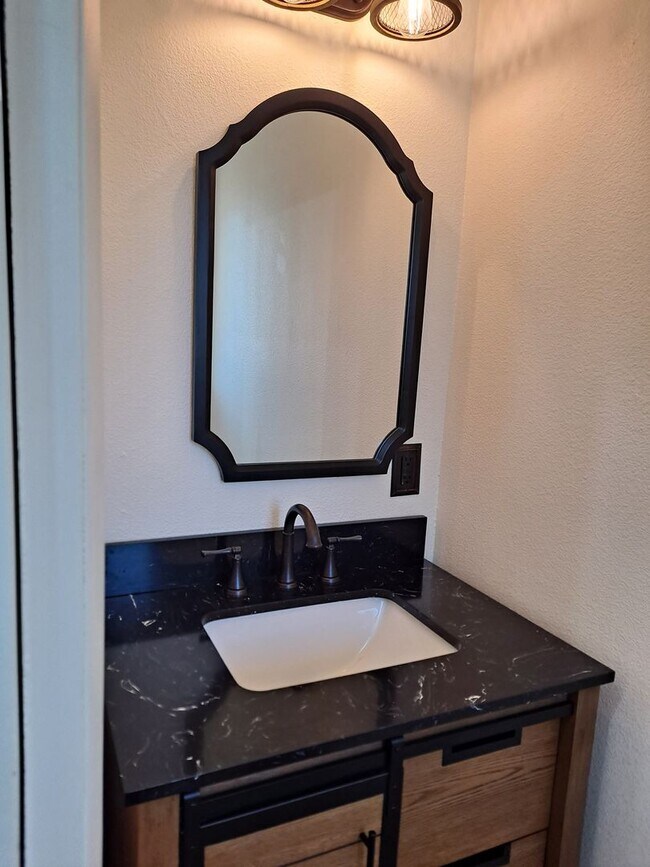 Building Photo - 936-10 Molello   #25-27 Villa Drive