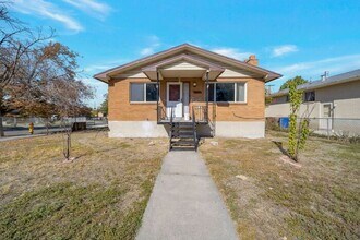Building Photo - Remodeled Bungalow Style Home w/ Basement