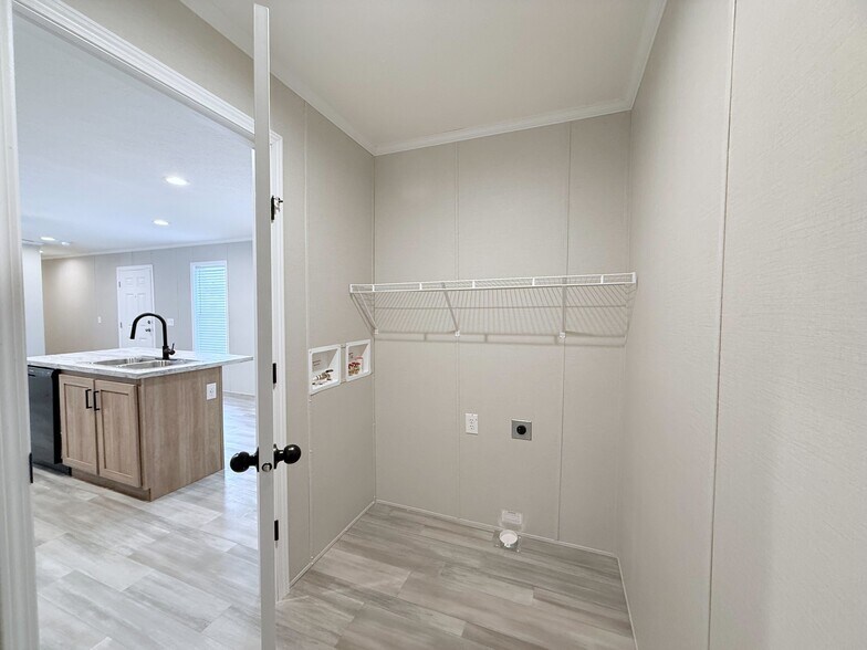 Building Photo - 52962 N Yorktown Ct