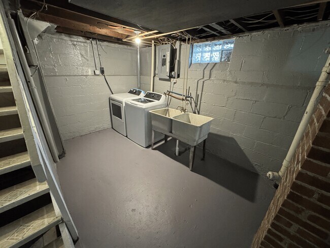 Building Photo - 20907 Watson Rd