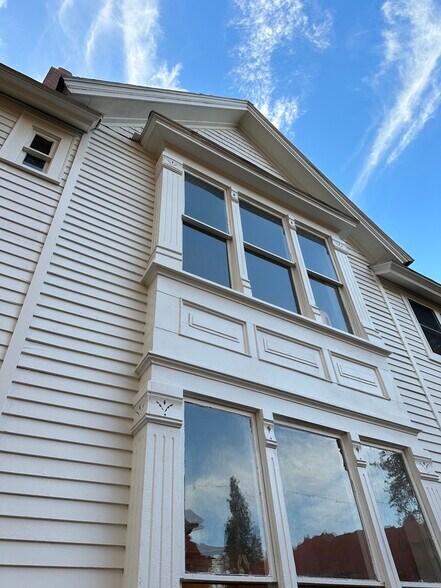 Building Photo - 2222 W 2nd Ave