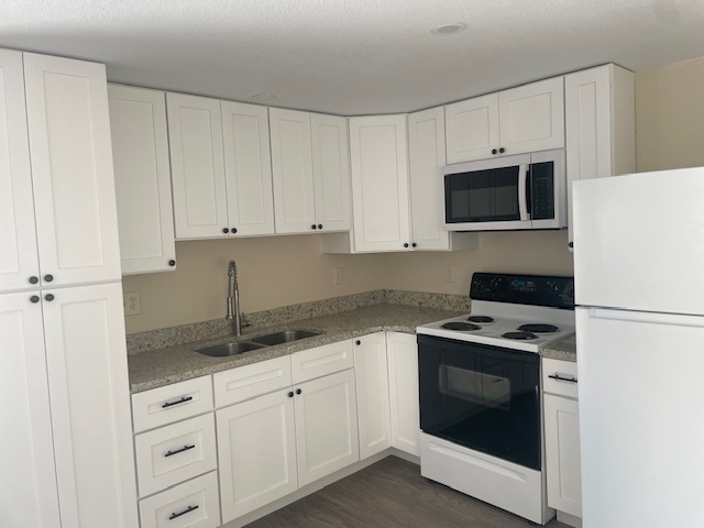 Building Photo - 2503 Tanglewood St