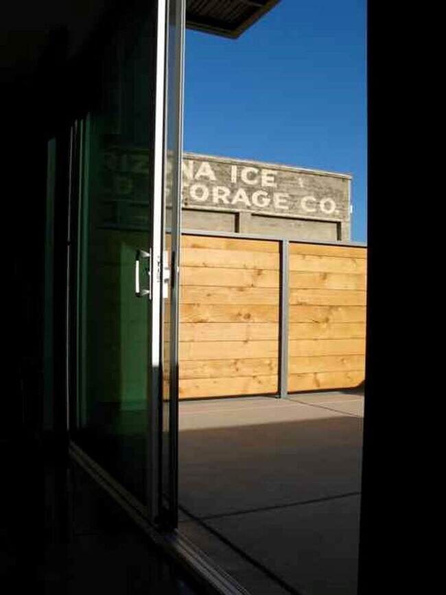 Building Photo - Studio unit at ICE HOUSE LOFTS!!
