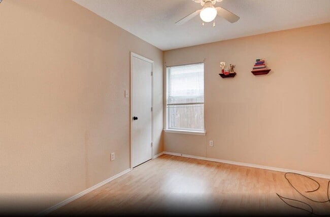 Building Photo - 10221 Tustin Terrace