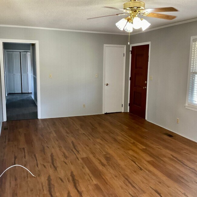 Building Photo - Brick Ranch Style home with 3 Bedrooms, 2.5 Baths, Full Unfinished Basement In Iron Station NC