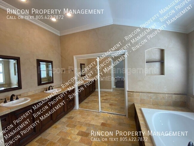 Building Photo - 2870 Evesham Ave