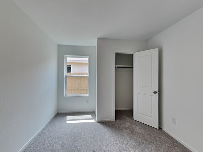 Building Photo - 21059 Santopadre St