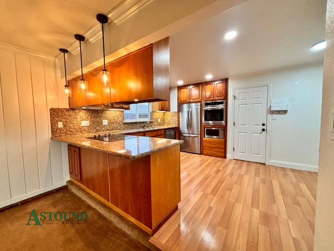 Building Photo - 2361 Panoramic Dr