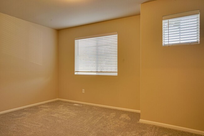 Building Photo - Covington 4 Bedroom on Easthilll