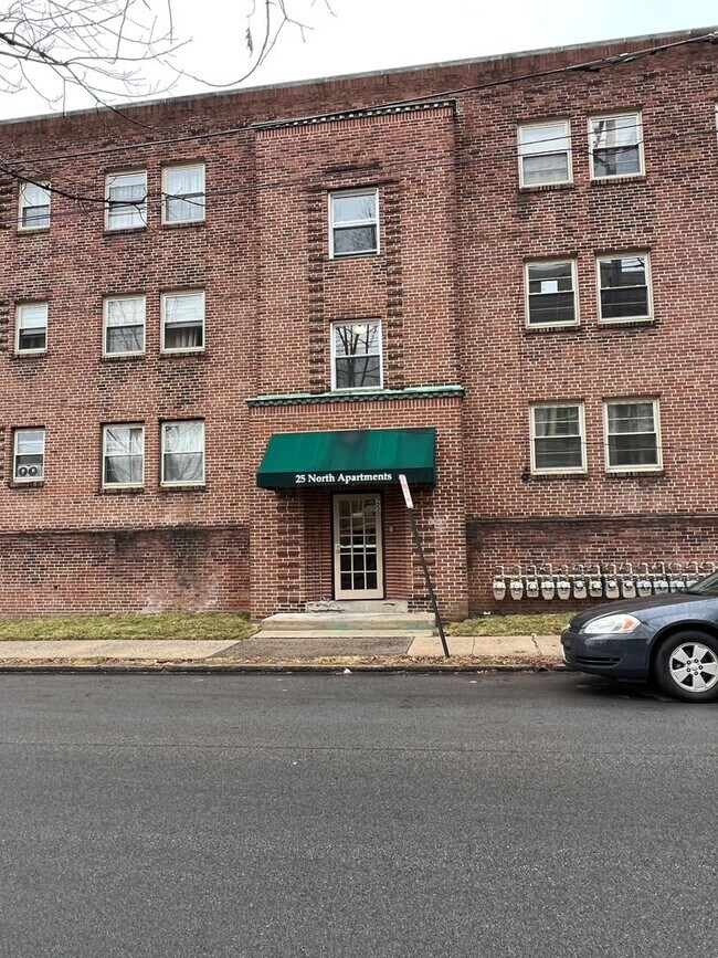 Building Photo - Modernized 1 br, heat included