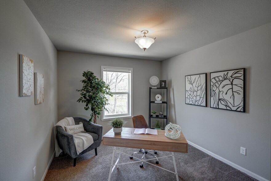 Building Photo - 605 McKay Way