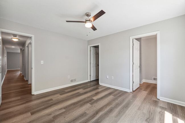 bedroom 2 - 2071 Defoors Ferry Rd NW