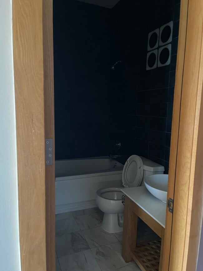 Building Photo - 477 St Marks Pl