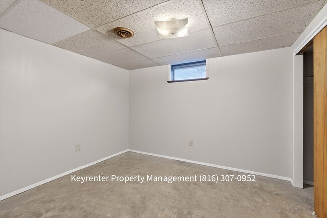 Building Photo - Spacious Florissant Home with Finished Basement & Bar