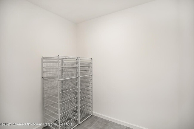 Building Photo - 1332 Ocean Ave