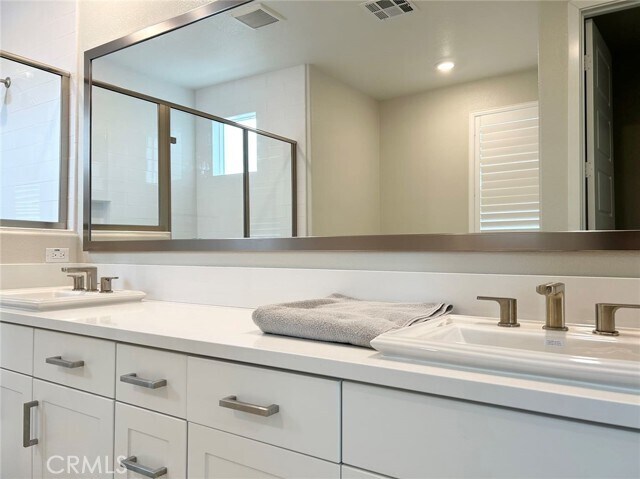 Building Photo - 109 Chorus