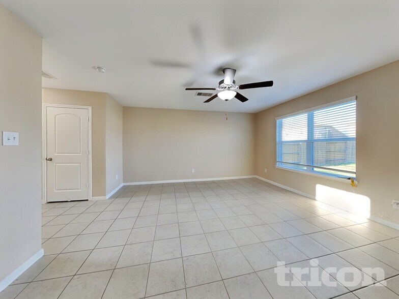 Building Photo - 729 Totem Trail Dr