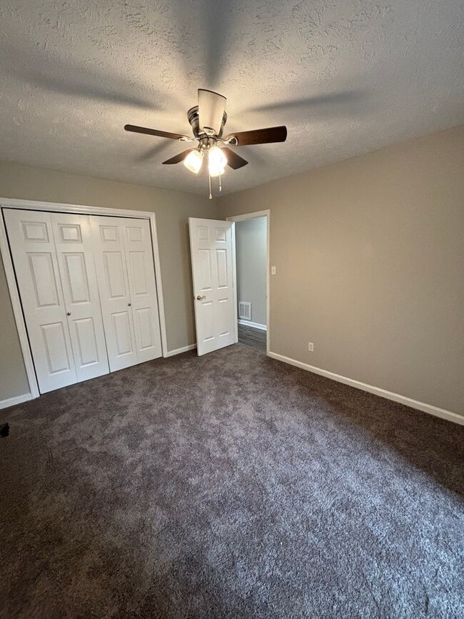 Building Photo - 6902 Kings Crossing Way