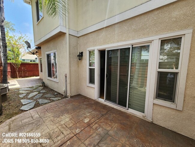 Building Photo - Rancho Cucamonga 4 Bedroom Home