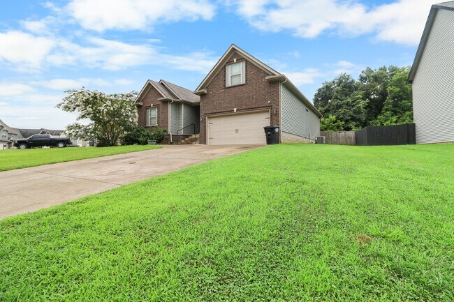 Building Photo - 128 Sycamore Hill Dr