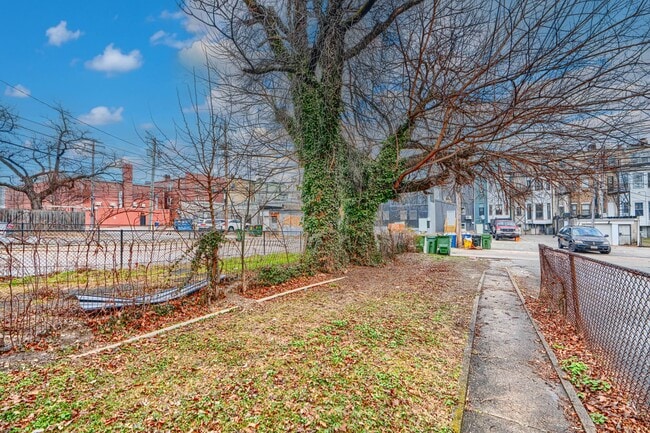 Building Photo - 2417 Maryland Ave