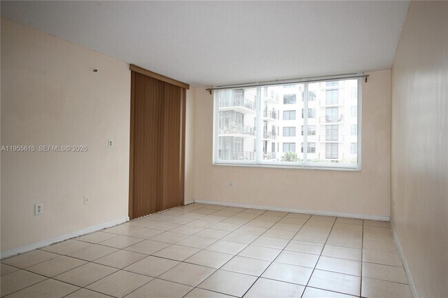 Building Photo - 17890 W Dixie Hwy