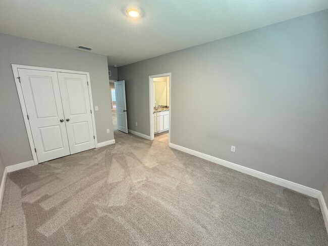 Building Photo - Available NOW!  Incredible, SPACIOUS 5 Bed...