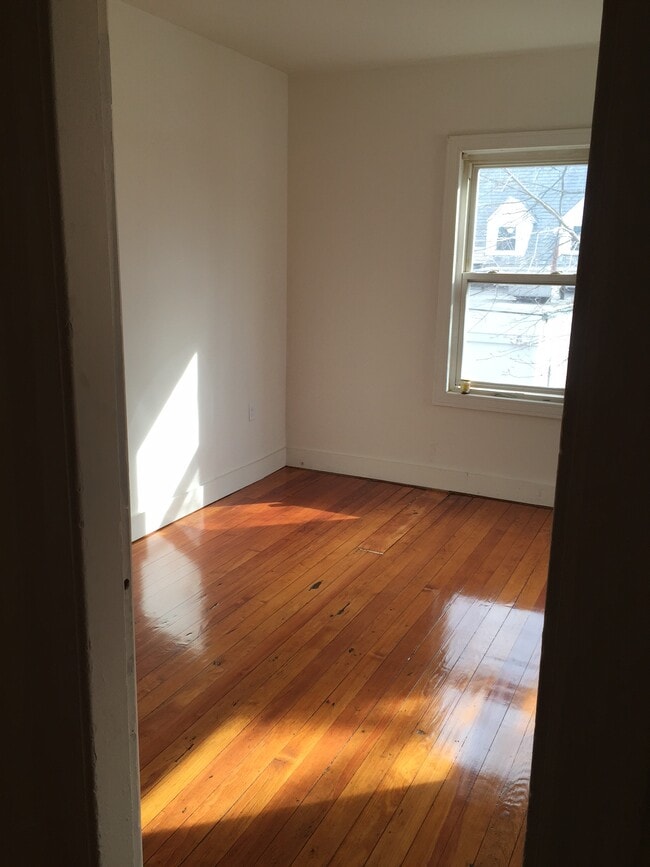 Building Photo - 17 Stratton Ter