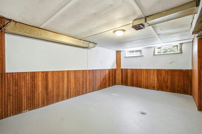 Building Photo - 10517 Curtis St