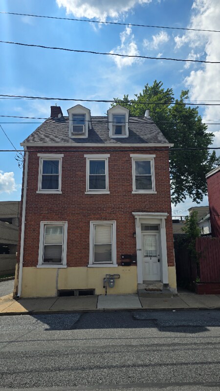 Building Photo - 244 N Water St