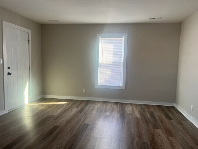 Building Photo - 235 Ann St NW