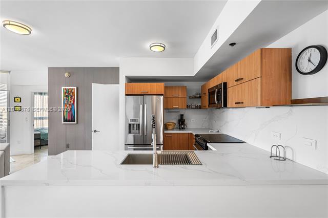 Building Photo - 350 S Miami Ave