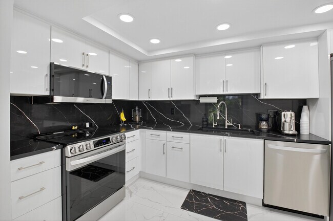 Building Photo - 1615 Bridgewood Dr