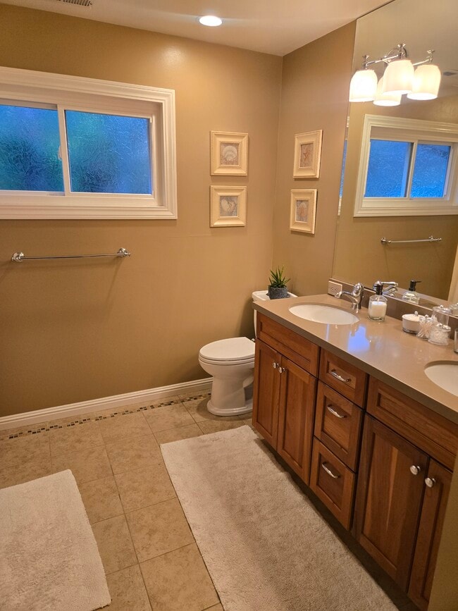 Building Photo - Shared Houseing Portola Valley