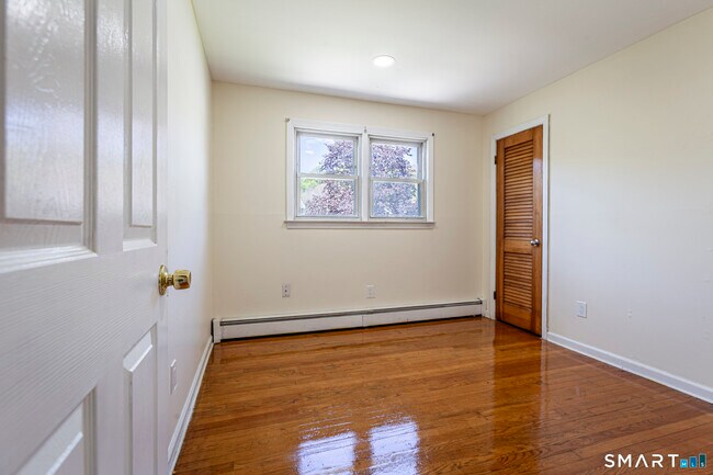 Building Photo - 117 Elizabeth Ann Dr