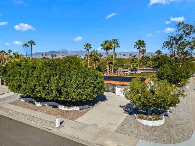 Building Photo - 1184 E Pajaro Rd