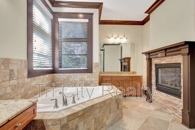 Building Photo - 250 Moss Creek Walk