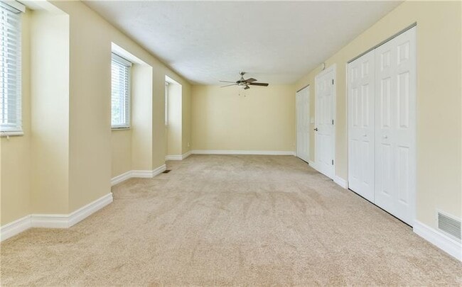 Building Photo - 4413 Laurel Oak Dr