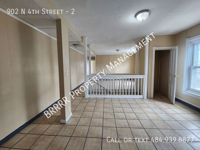 Building Photo - 902 N 4th St